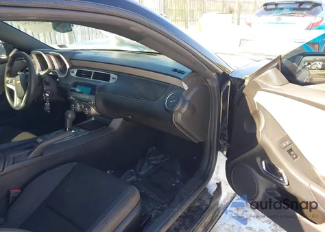 2013 Chevrolet Camaro 2Ls from USA, damaged, VIN 2G1FA1E35D9121109